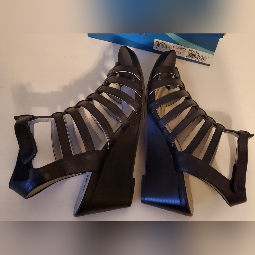 Women's 8 Cliffs Shoes Strappy Sandals Black Heels - Picture 7 of 11